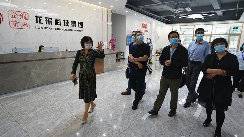 ed_1636940754299071.jpg 92.jpg